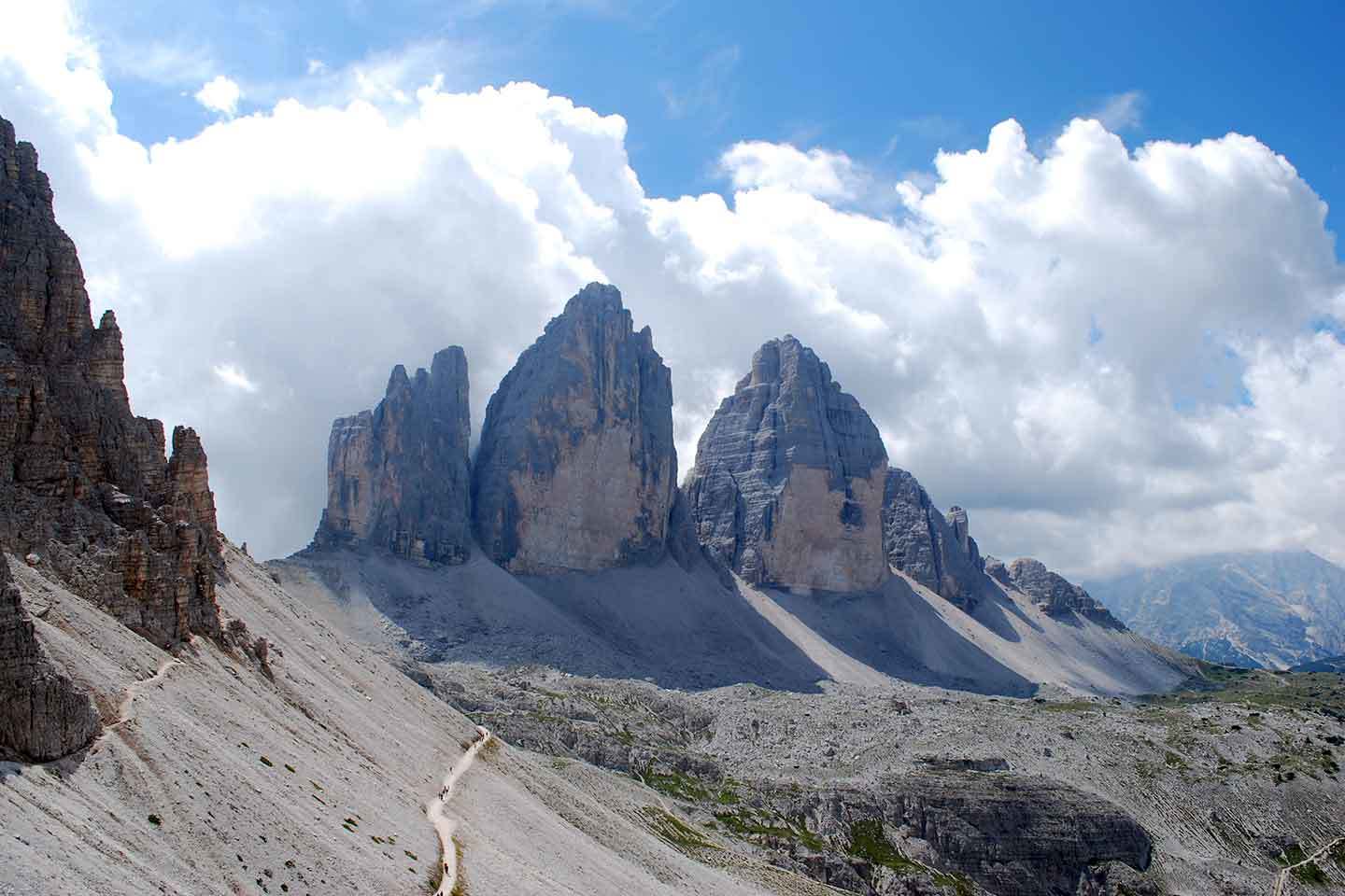 Alta Via delle Dolomiti n. 4 - Tre Cime di Lavaredo Alta Via delle Dolomiti n. 4 - Tre Cime di Lavaredo