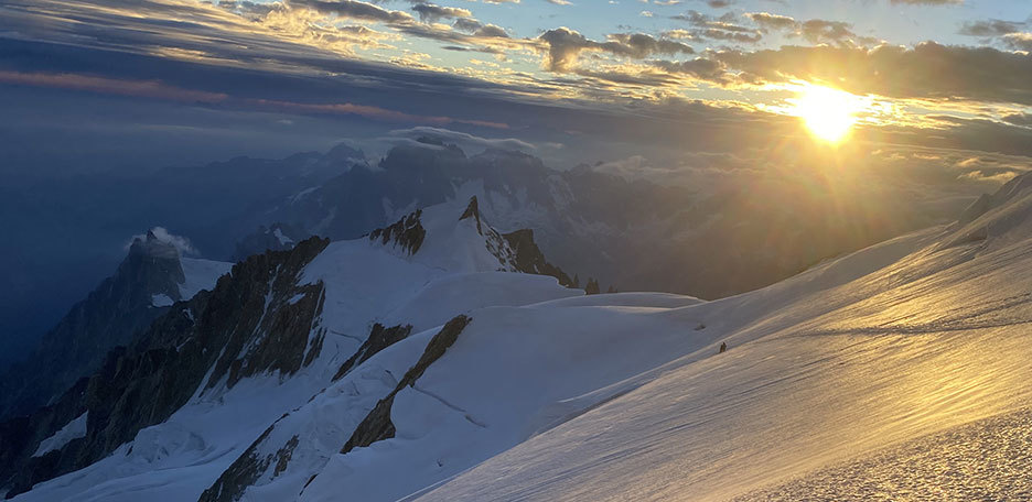 Climb Brouillard Ridge in Mont Blanc