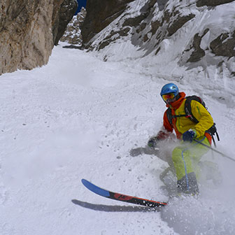 Off-Piste Skiing at the Sella Couloirs