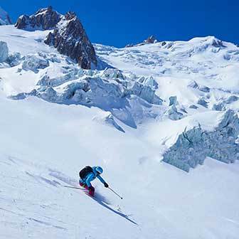 Off-piste Skiing in Chamonix, Freeride to Glacier Rond
