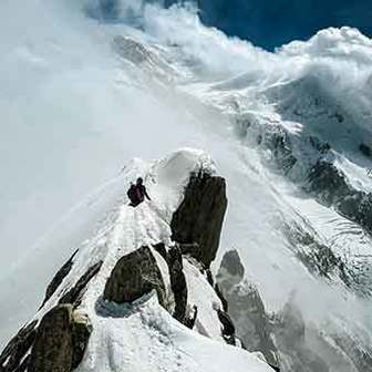 Cresta Innominata, Alpinismo in Monte Bianco