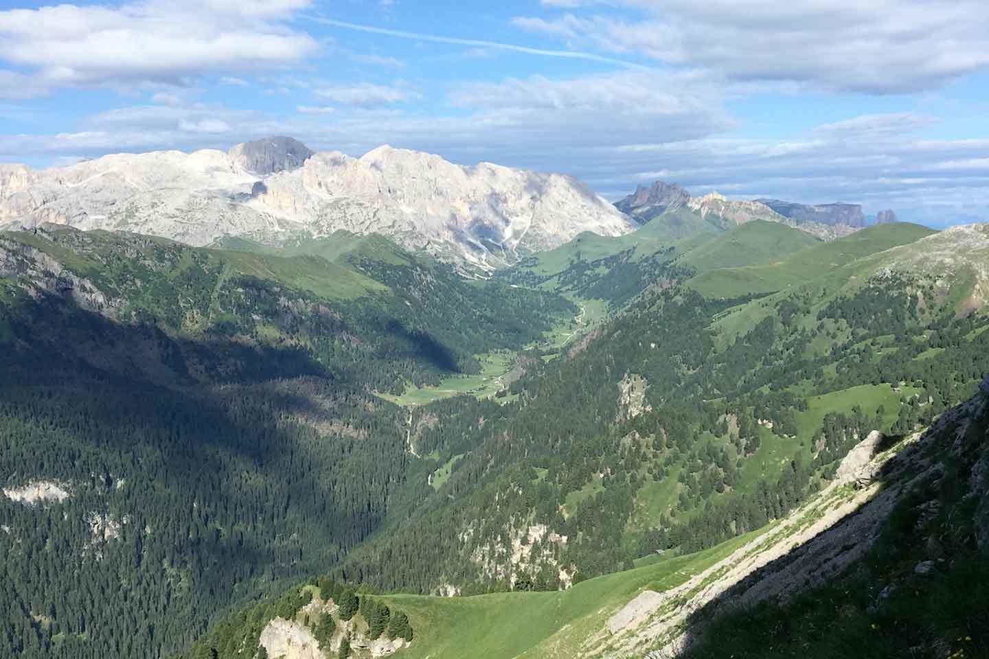Trekking in Val Monzoni to Rifugio Vallaccia