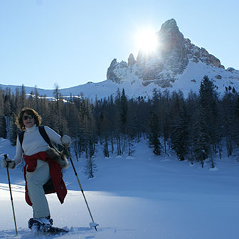 Snowshoeing to Rocchetta di Prendera