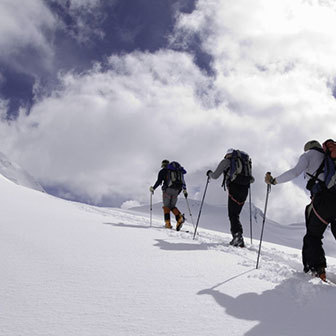 Ski Mountaineering to Corno Bussola, Traverse Palasinaz-Mascognaz