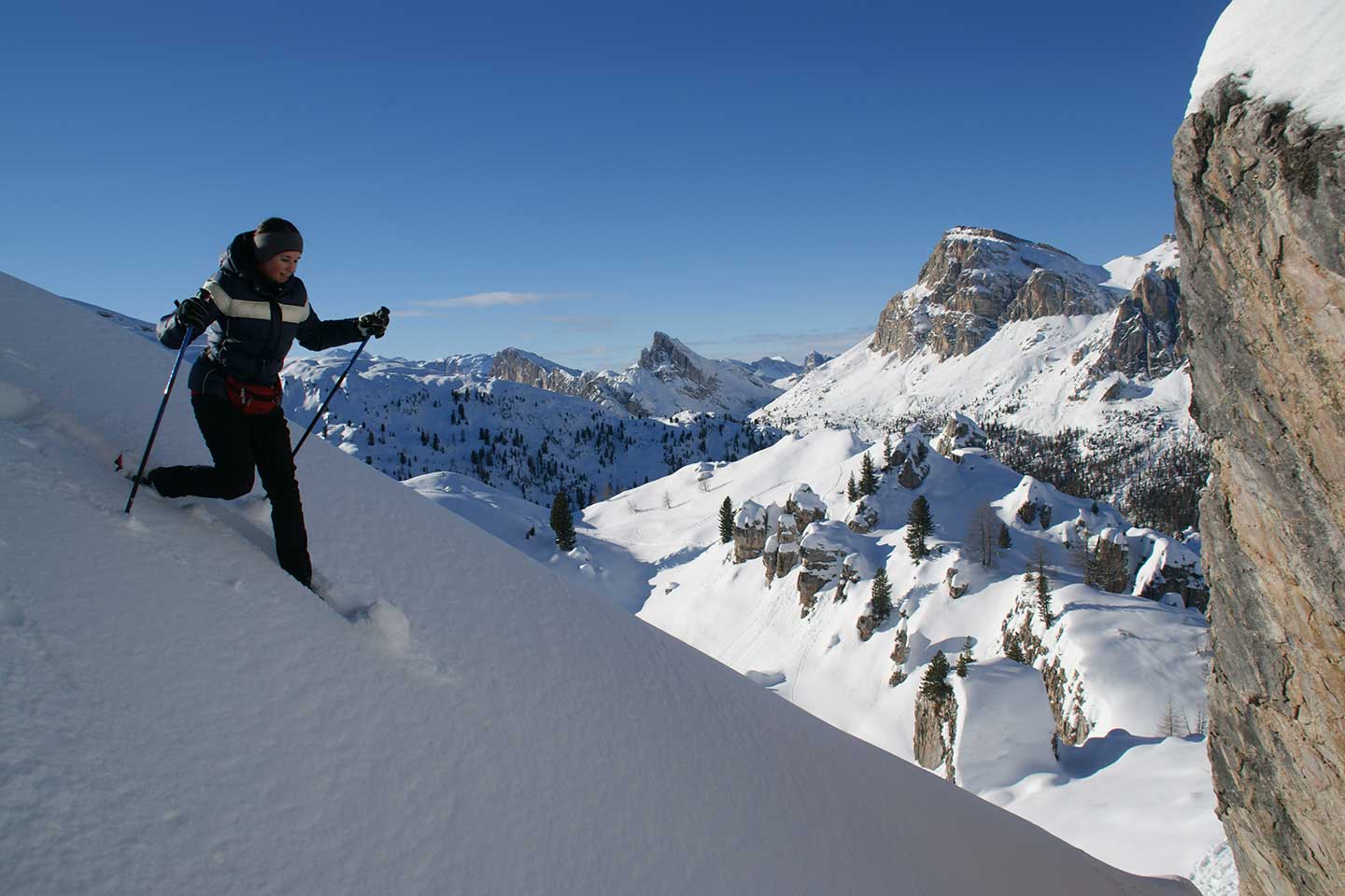 Snowshoeing in Cortina d'Ampezzo, Guided Snowshoes Hiking