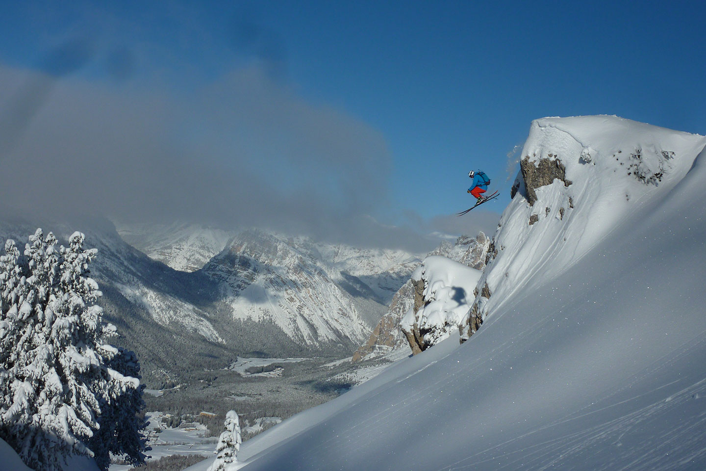 Off-piste Skiing in Cortina d'Ampezzo, Guided Freeride Skiing Trips