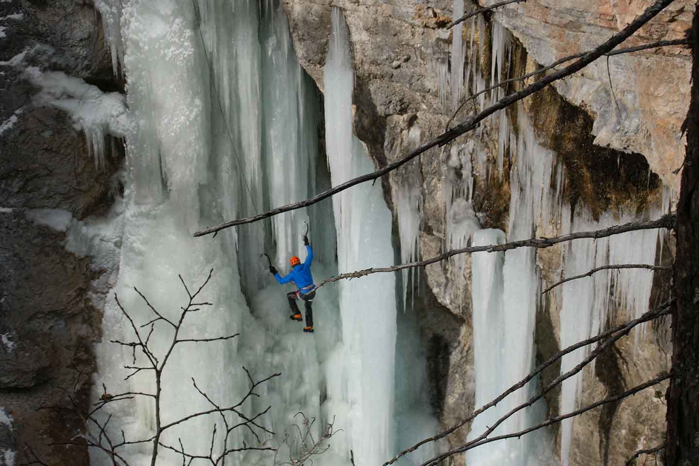 Ice Climbing in Auronzo di Cadore, Courses & Multi-pitch Routes