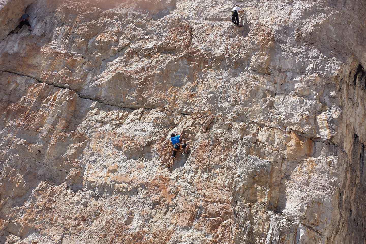 Arrampicata in 5 Torri, Corsi e Vie d'Arrampicata