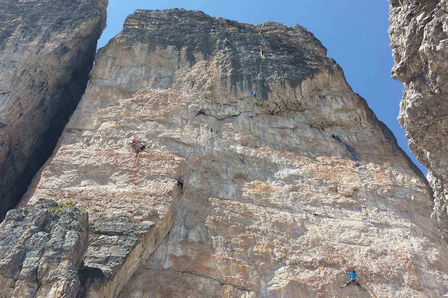 Arrampicata in 5 Torri, Corsi e Vie d'Arrampicata