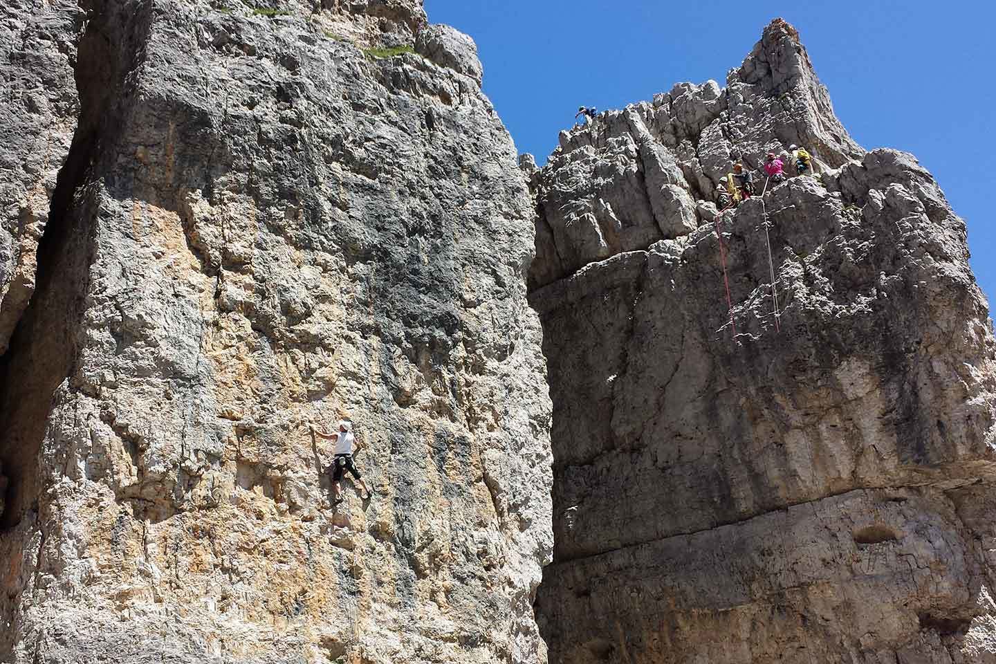 Arrampicata in 5 Torri, Corsi e Vie d'Arrampicata