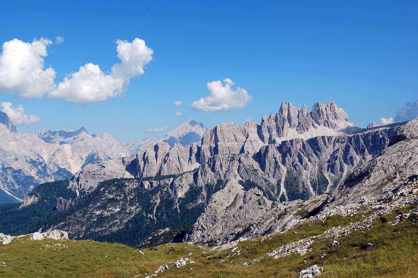 Cinque Torri Loop Tour in the Nuvolau Group