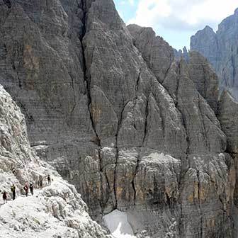 Via Ferrata Strada degli Alpini - Photo by Liorenzi