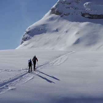 Sci Alpinismo alla Bocchetta dei Tre Sassi lungo Val delle Giare