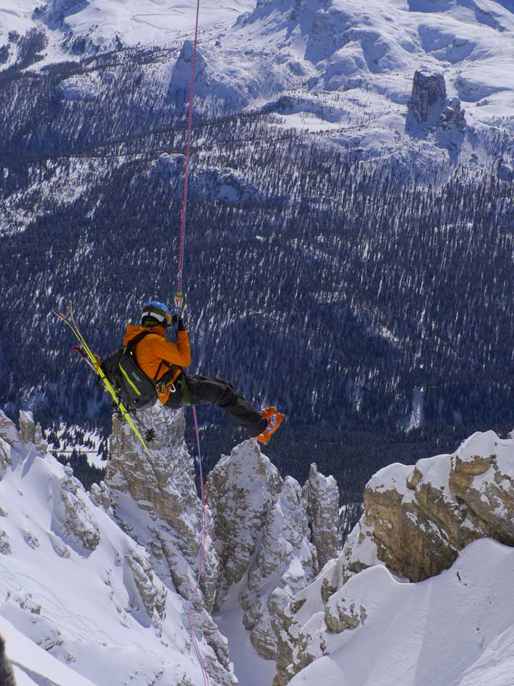 Off-piste Skiing to Bus de Tofana