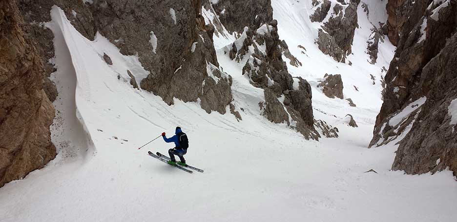 Off-piste Skiing Canalino del Tridente to Tofane