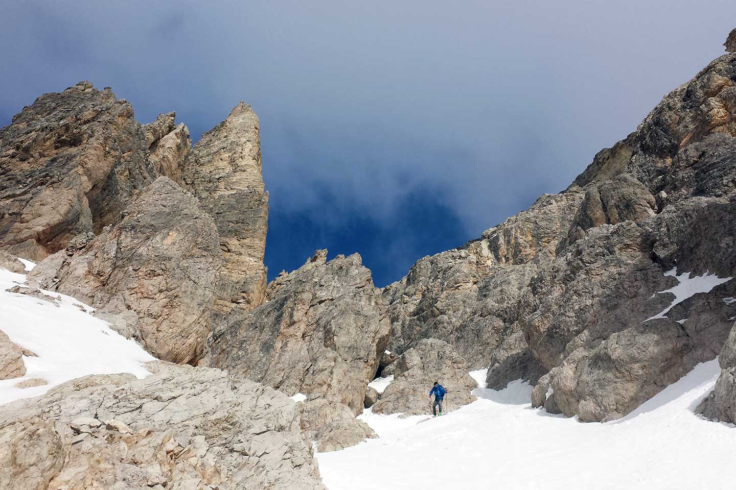 Off-piste Skiing Canalino del Tridente to Tofane