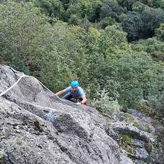 Arrampicata della Via Carugati a Rocca Pendice