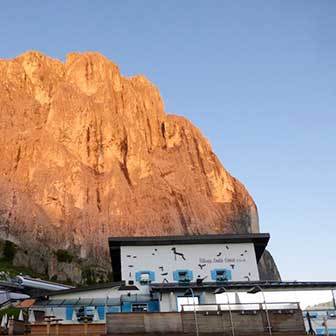 Trekking al Sassolungo e Rifugio Comici