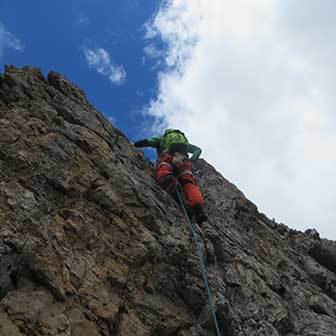 Arrampicata della Via Eötvös Dimai alla Tofana di Rozes