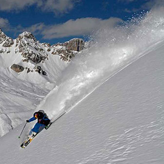 Sci fuoripista in Val di Fassa all'Alpe di Lusia