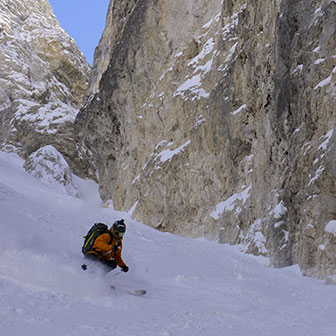 Steep Skiing in the Sella Couloirs to Pordoi, Joel & Holzer