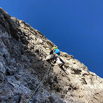 Arrampicata della Via Comici alla Punta Frida di Lavaredo