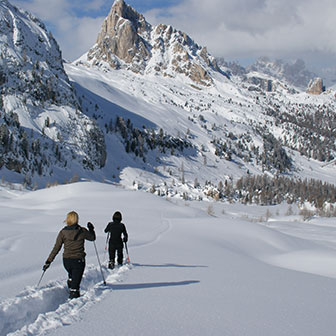 Snowshoeing to Forcella Giau and Mondeval