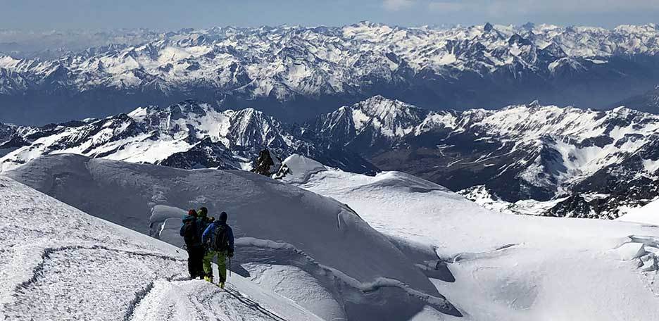 Alpinismo a Punta Giordani, Via Normale