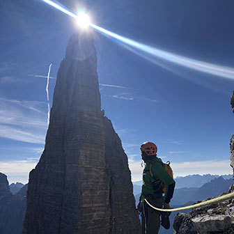 Arrampicata della Via Spigolo Dibona alla Cima Grande di Lavaredo