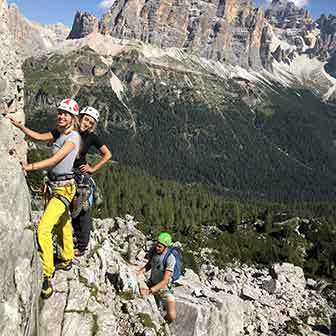 Arrampicata in 5 Torri, Corsi e Vie d'Arrampicata