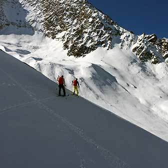 Ski Mountaineering to Mount Sasso Lungo in Valle Aurina & Tures
