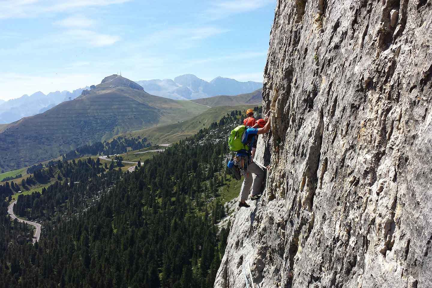 Via Micheluzzi, Arrampicata al Piz Ciavazes nel Sella