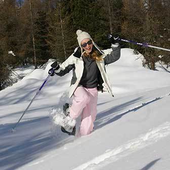 Snowshoeing to the Muraglia di Giau