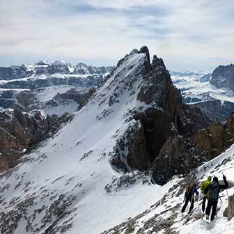 Ski Mountaineering to Odla Di Valdussa in the Puez-Odle