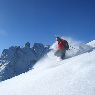 Snowshoeing to Piana Mountain