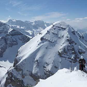 Sci Alpinismo a Cima Sassara