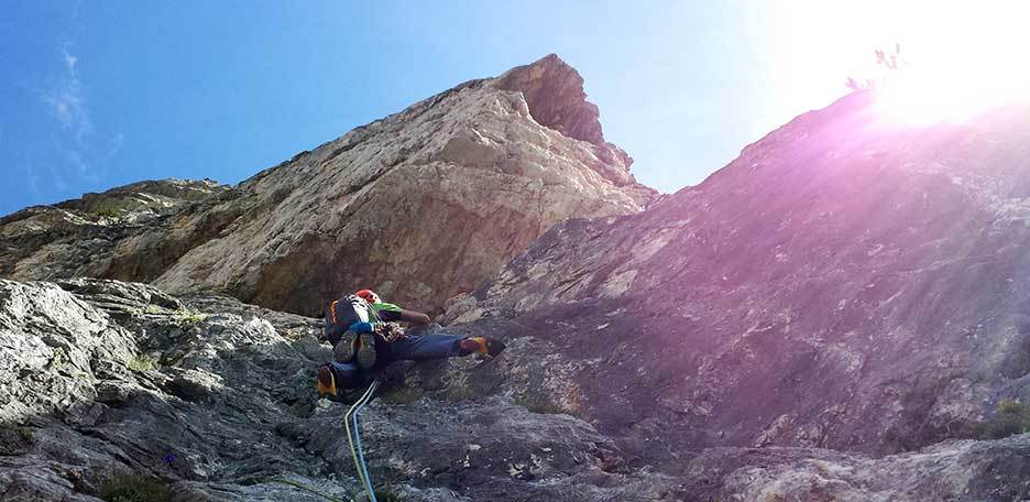 Arrampicata della Via Spigolo Jori a Punta Fiames