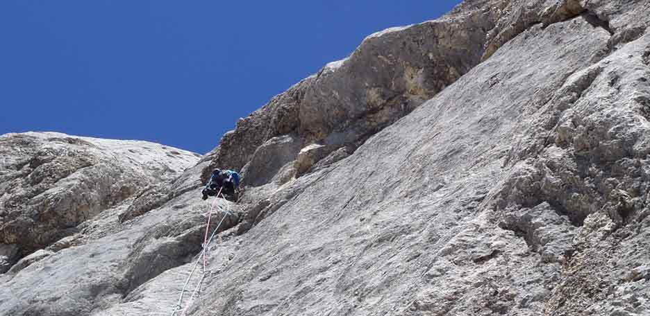 Via Tempi Moderni, Arrampicata in Marmolada - Ph. Francesco Rigon Guida Alpina