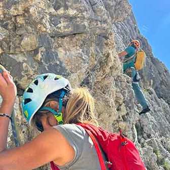 Via Detassis Vidi, Arrampicata alla Corna Rossa