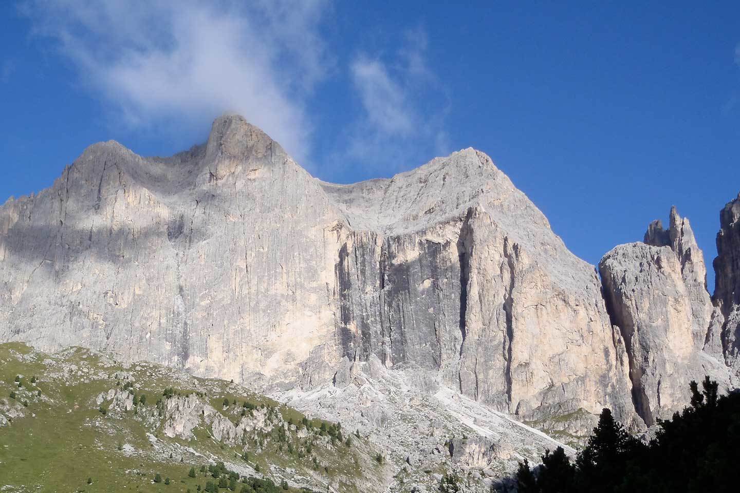 Trekking to Torri del Vajolet and Rifugio Re Alberto