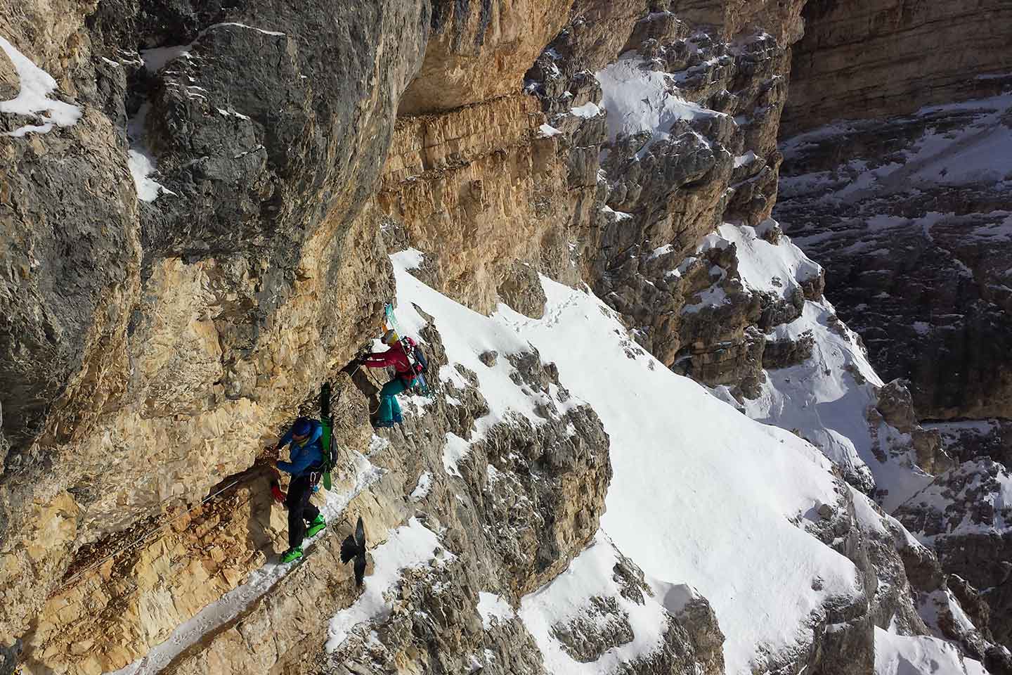 Off-piste Skiing and Via Ferrata to Vallon de Tofana