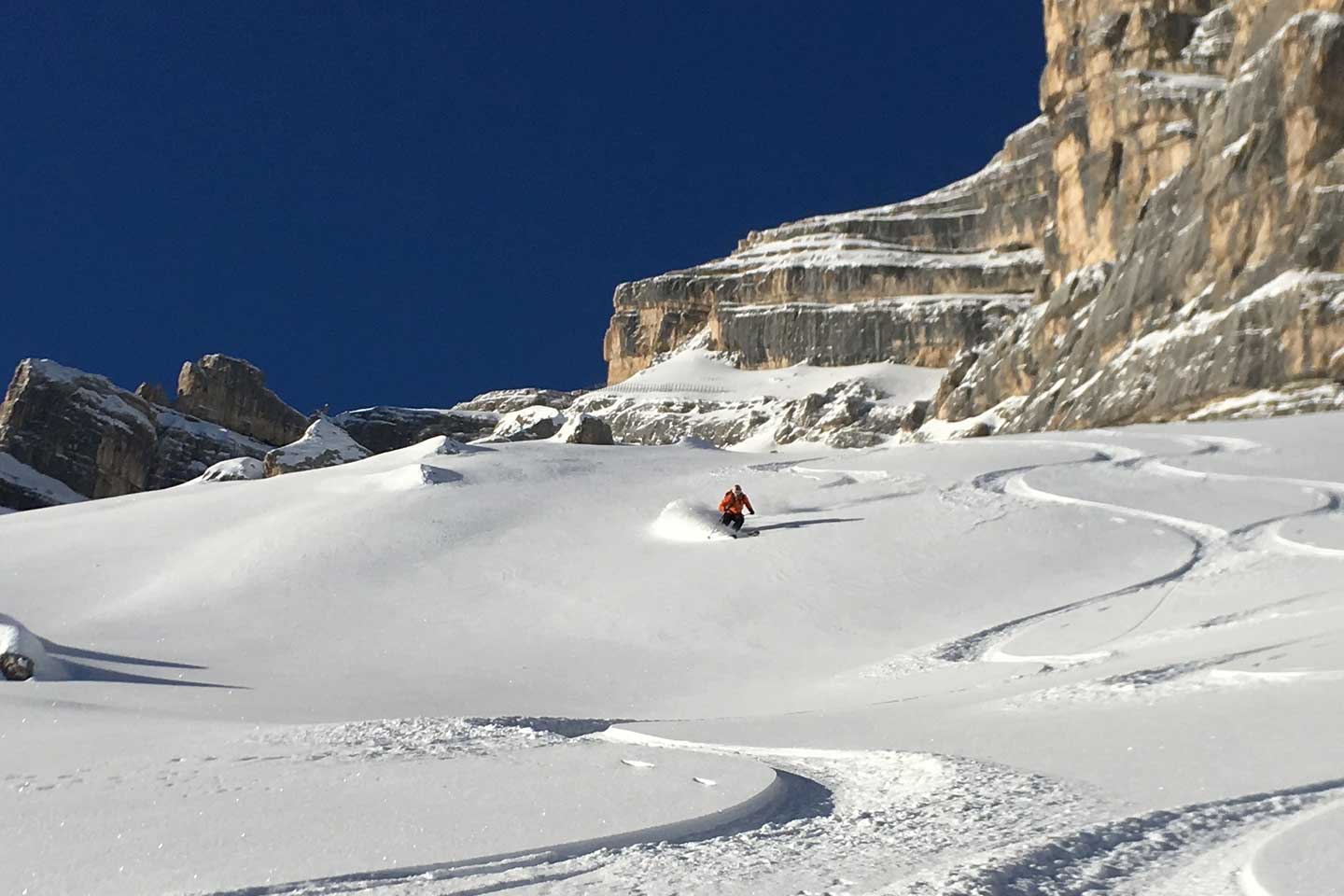 Off-piste Skiing and Via Ferrata to Vallon de Tofana