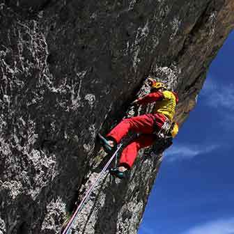 Arrampicata della Via Vinatzer e Via Messner in Marmolada