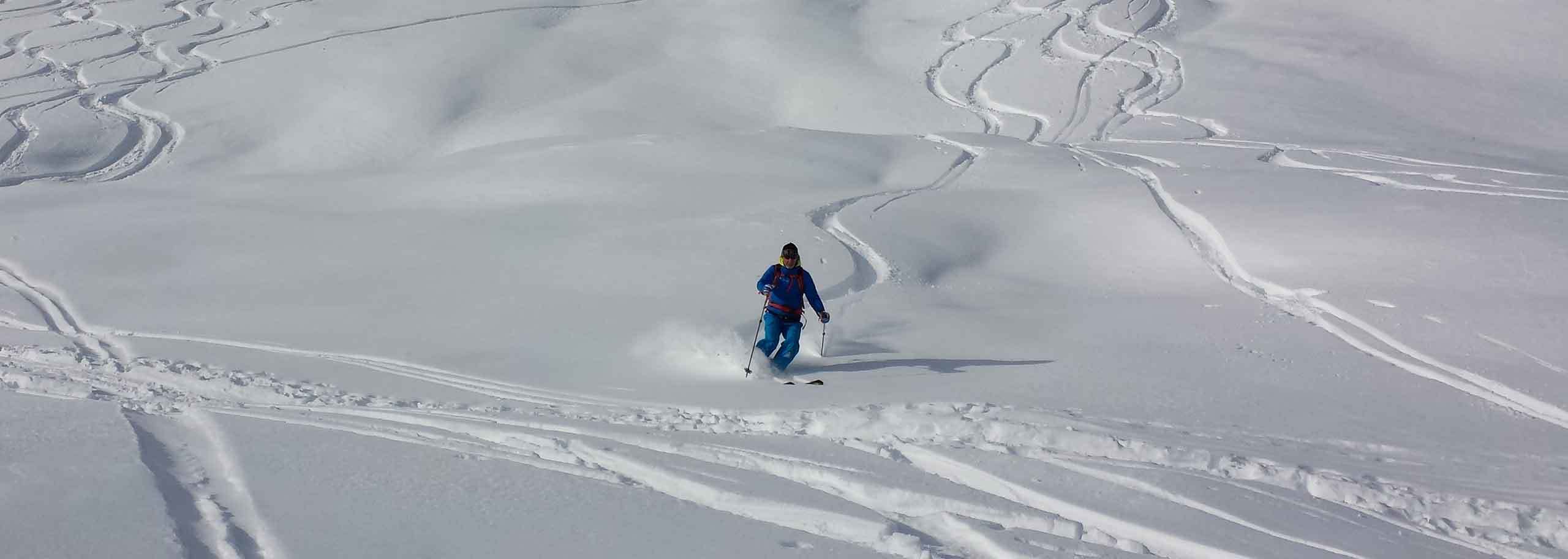 Off-piste Skiing in Prati di Tivo with Mountain Guide