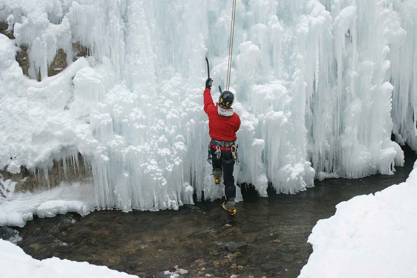 Arrampicata su Ghiaccio in Valle di Anterselva con Guida Alpina