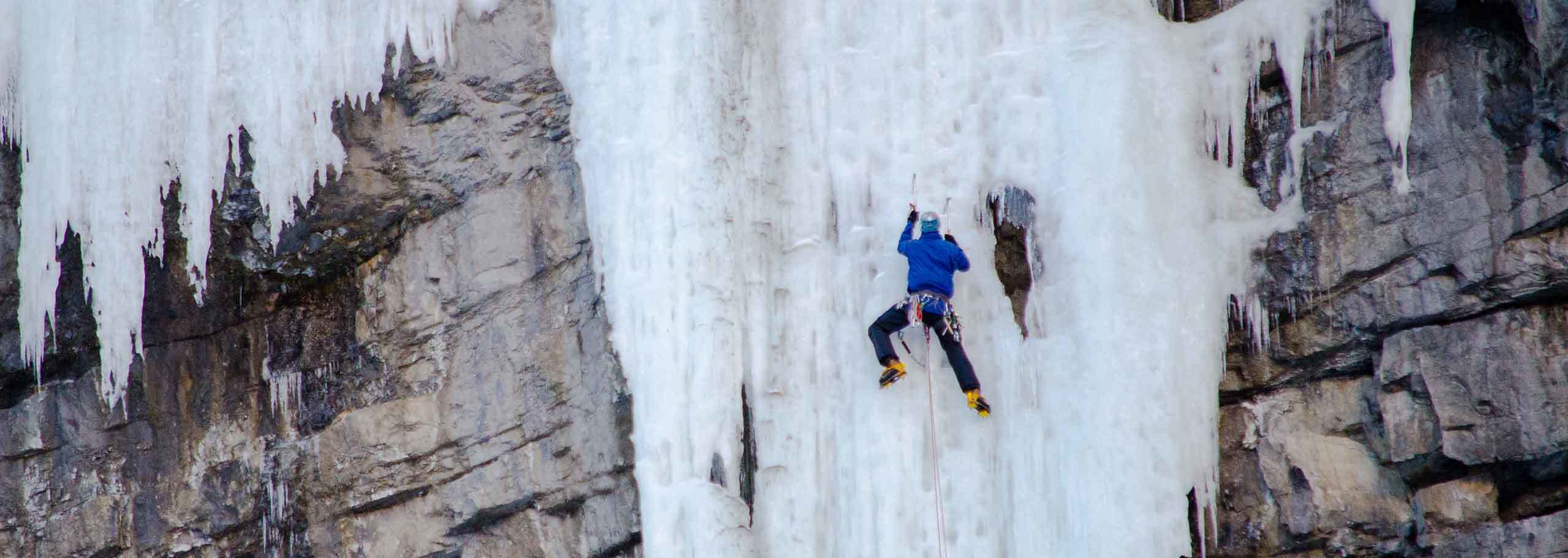 Ice Climbing in Cogne, Courses & Multi-pitch Routes