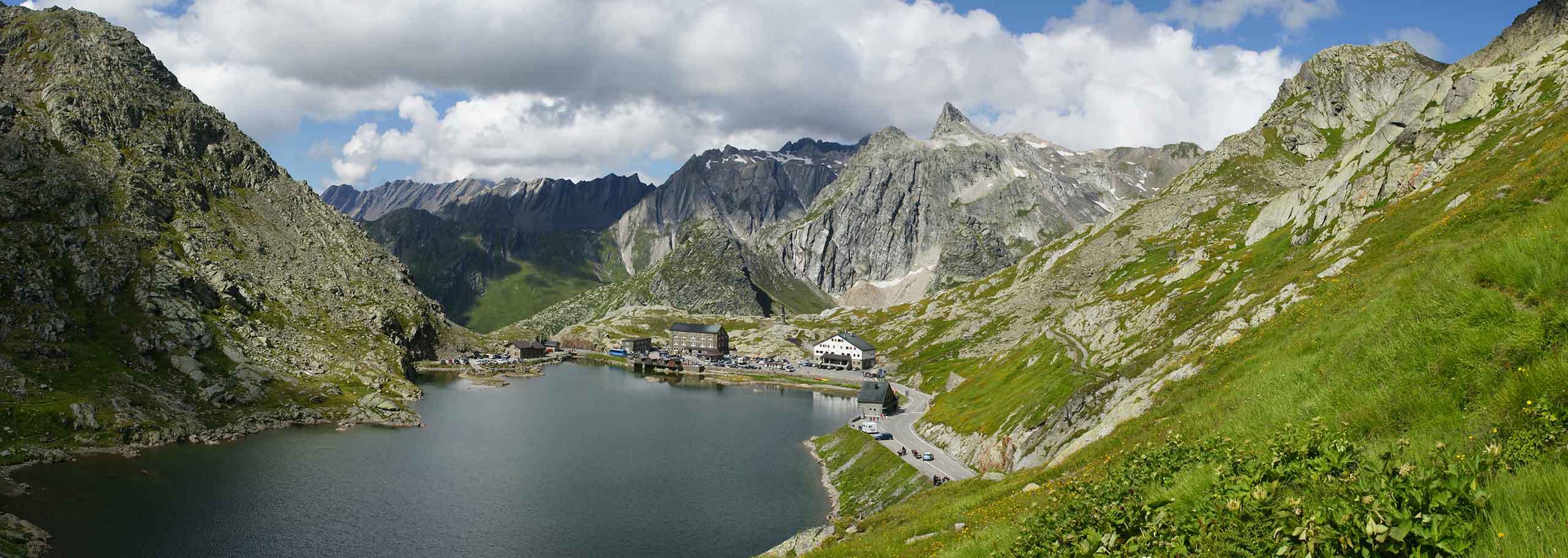 Great St. Bernard Valley Hiking, Guided Trekking Experience in Crèvacol - © Hans Hillewaert